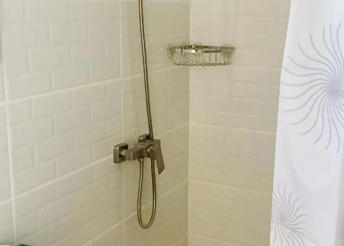 Casa De Oaspeti 2 Mai Pensionat 3*