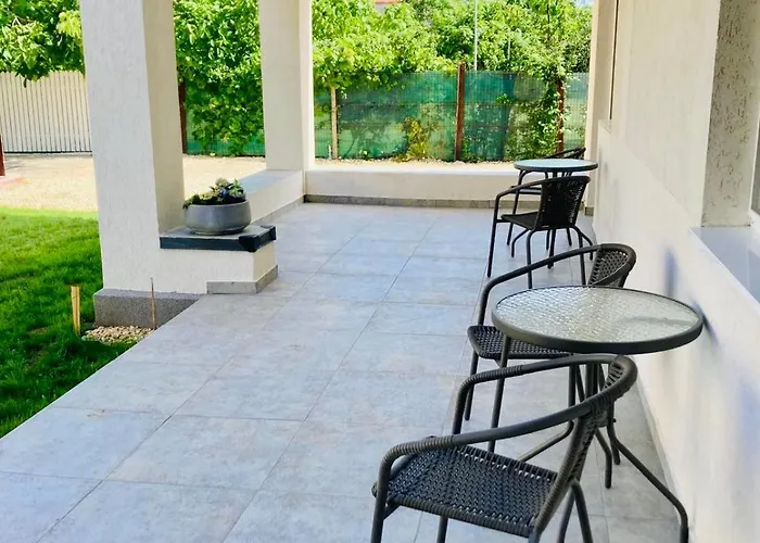 Pensionat Casa De Oaspeti 2 Mai 3*