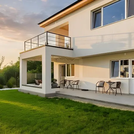 Casa De Oaspeti 2 Mai Pensjonat 3*