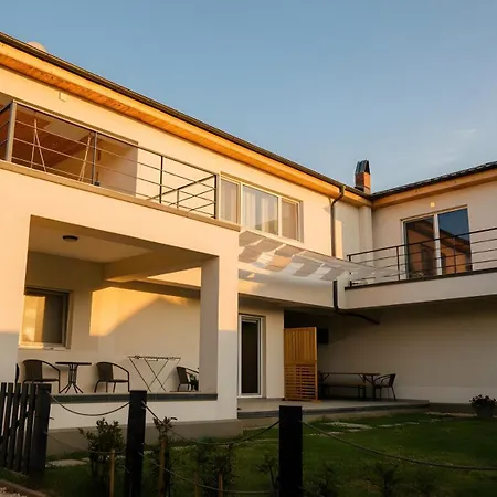 Pensjonat Casa De Oaspeti 2 Mai 3*